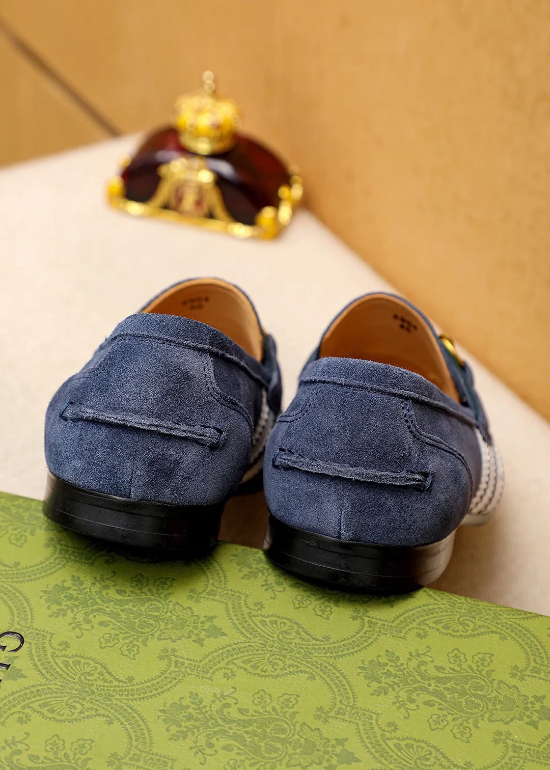 Men's shoes 💰480 💐 Product trademark: GUCCI "Gucci" casual leather shoes Regular size: 38-44 (45.46🉑️customized) Product materials: Selected imported first-layer frosted cowhide upper + classic hardware buckle, imported cowhide leather lining. Strong three-dimensional visual effect, original outsole Color: 4⃣️colors available